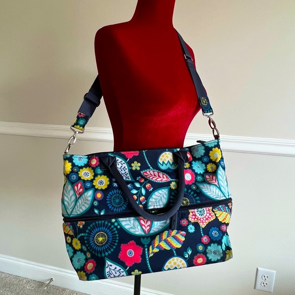 Vera Bradley Handbags - Vera Bradley expandable tote